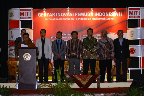 deklarasi-pemuda-untuk-kemandirian-bangsa-small