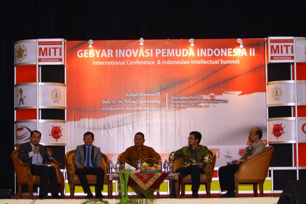 intellectual-summit-small