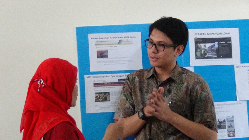 diskusi-salah-satu-umkm-dengan-tim-btic