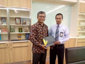 Dr Warsito bersama Eko Prasetyo